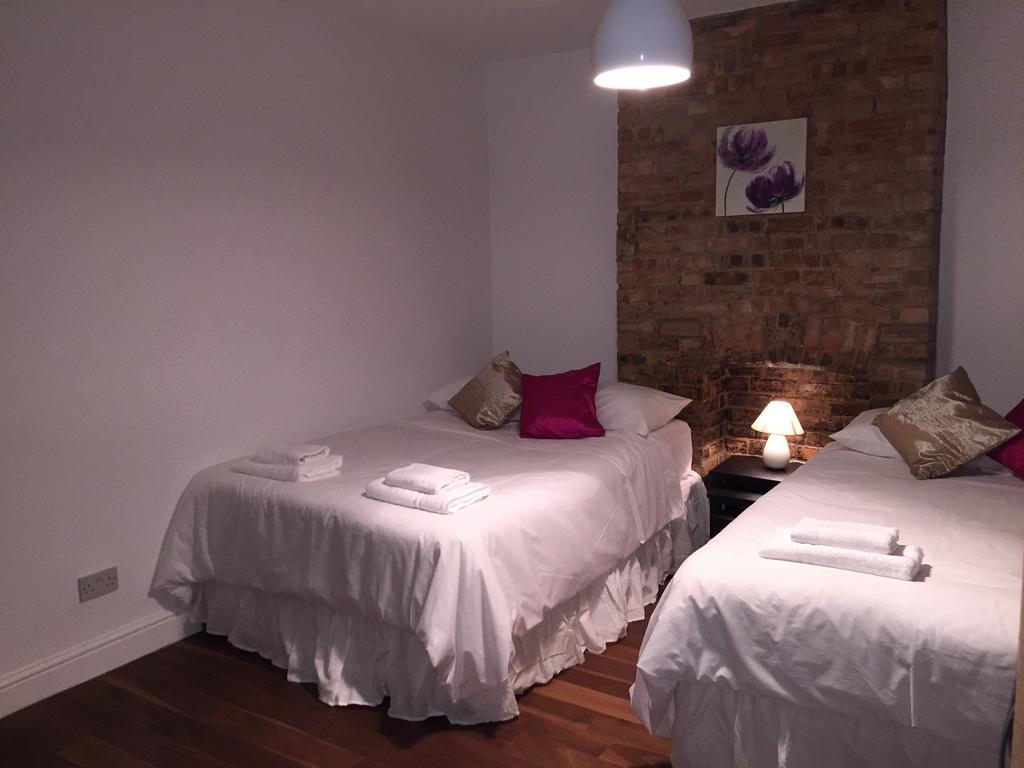 Gasthof Paradise Accomodation London