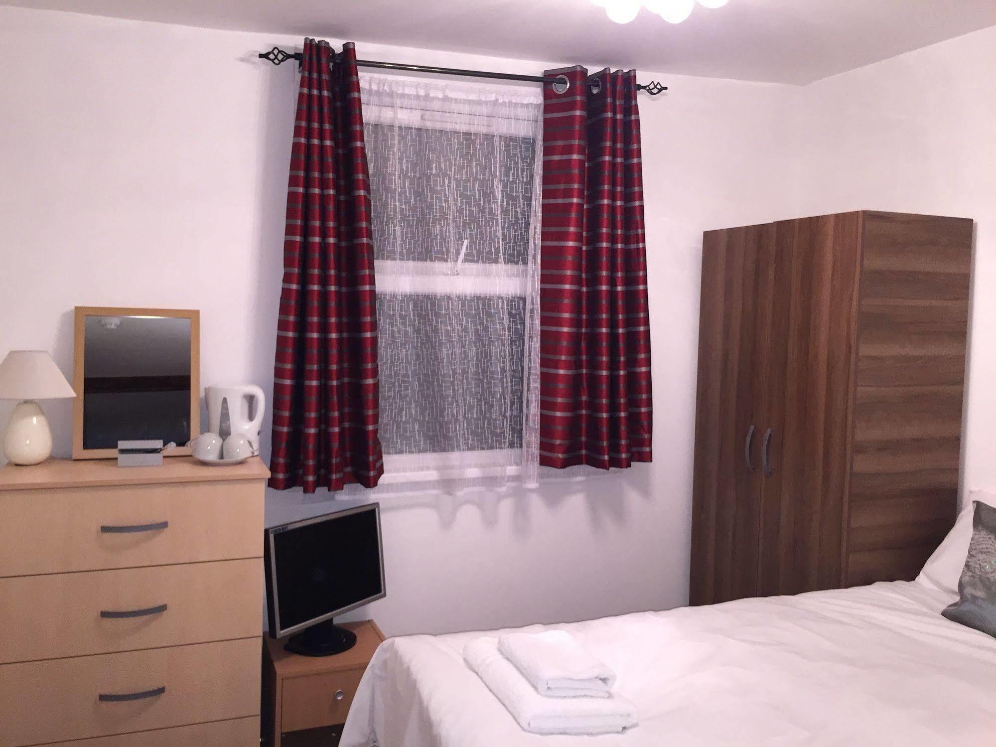 Gasthof Paradise Accomodation London