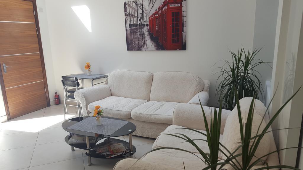 Gasthof Paradise Accomodation London