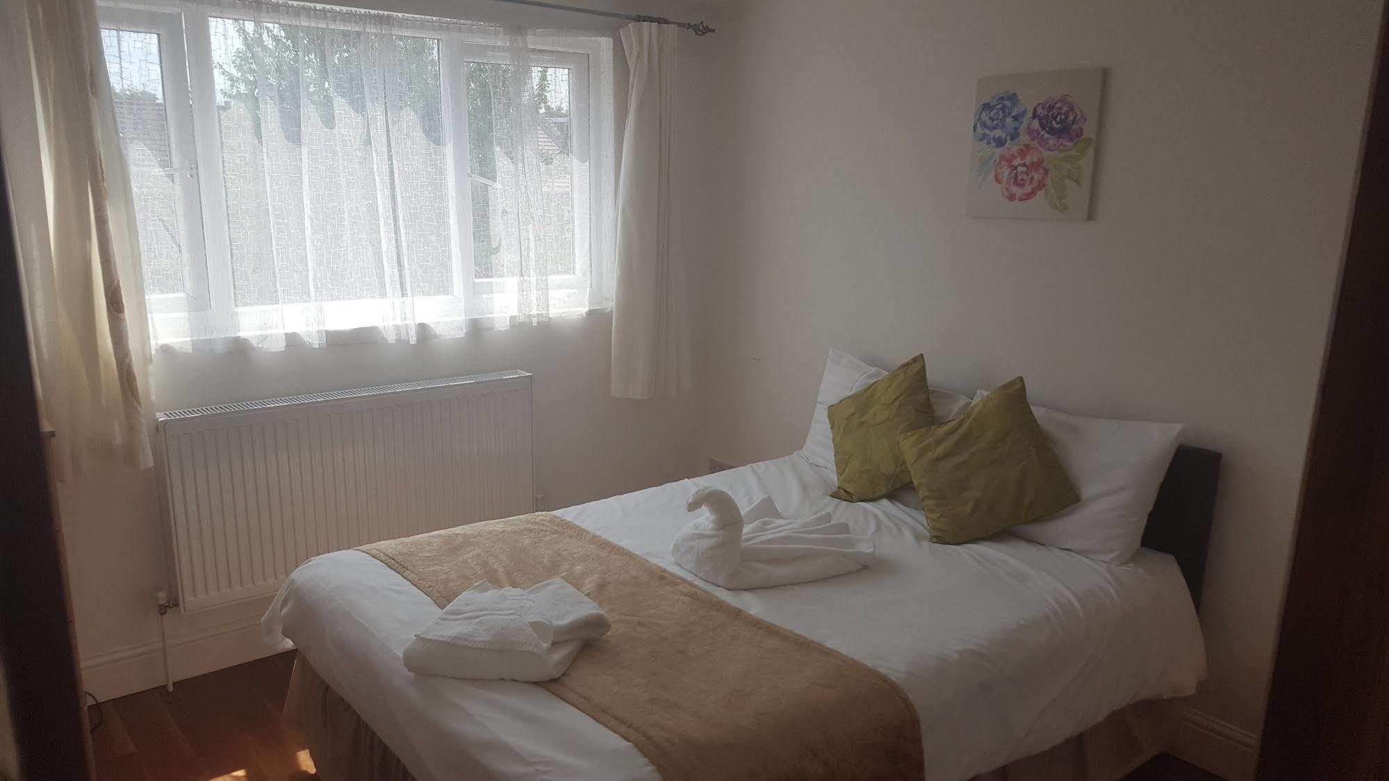 Gasthof Paradise Accomodation London